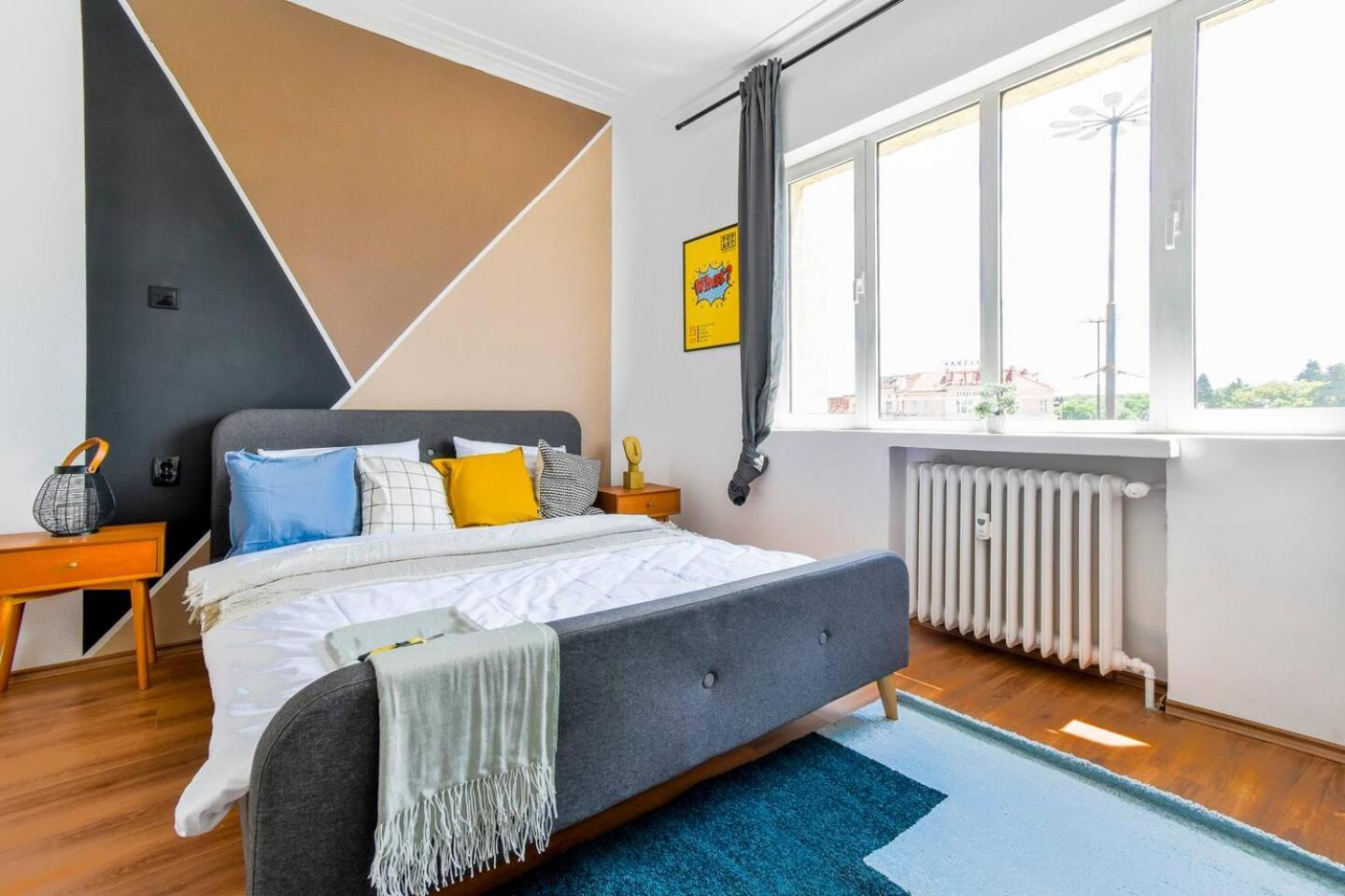 Super Fresh! 3Bdr Apartment In Sofia Center'S Artistic Area المظهر الخارجي الصورة