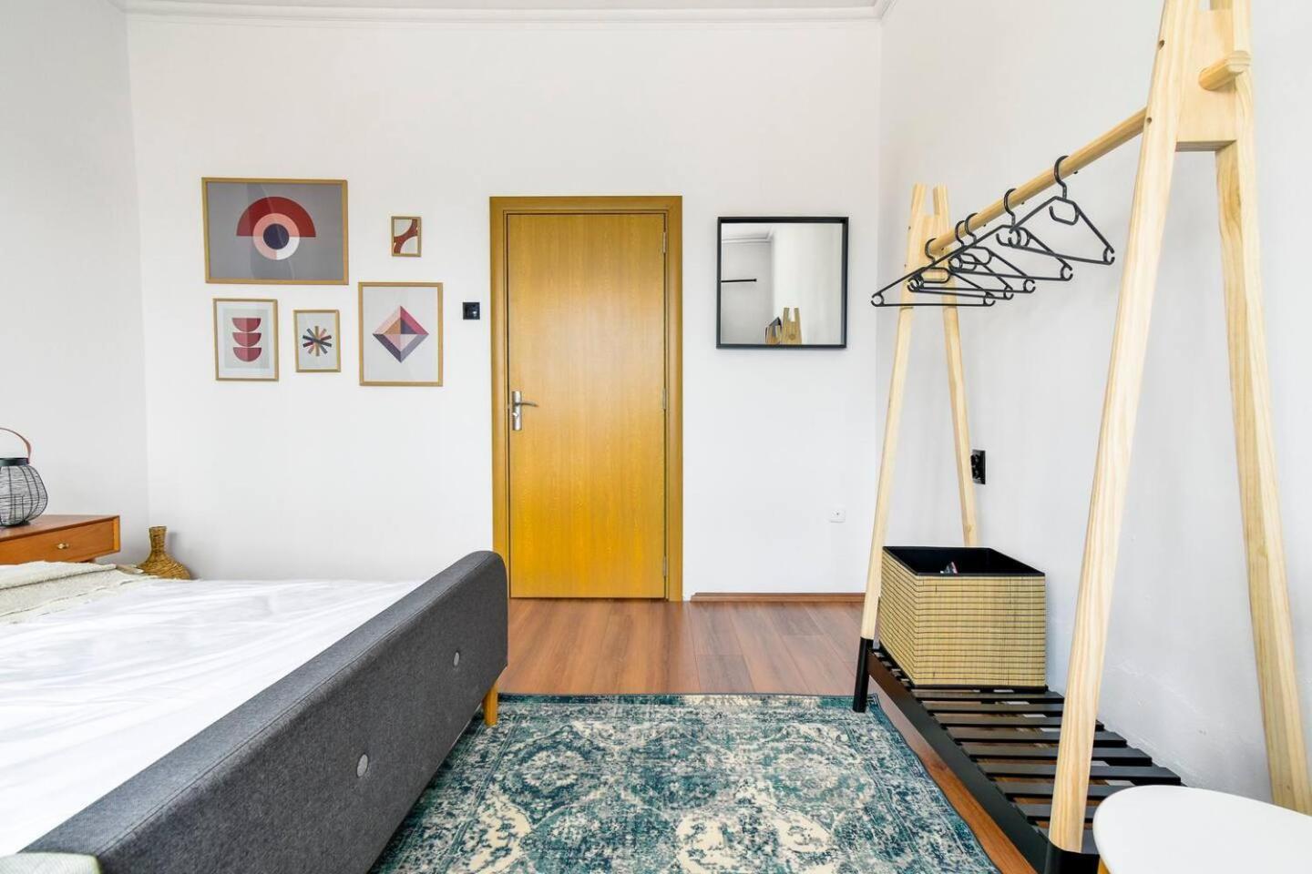 Super Fresh! 3Bdr Apartment In Sofia Center'S Artistic Area المظهر الخارجي الصورة
