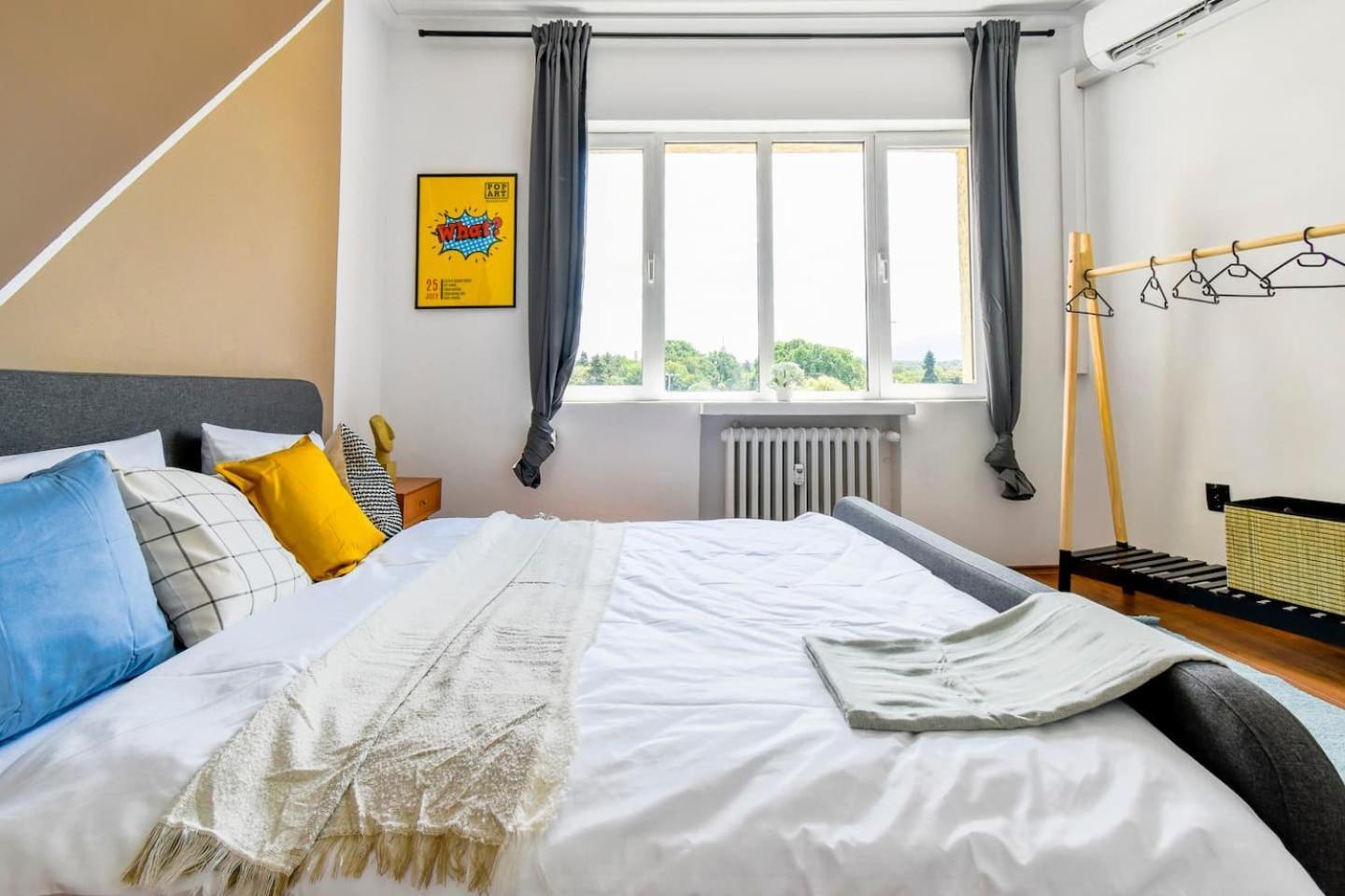 Super Fresh! 3Bdr Apartment In Sofia Center'S Artistic Area المظهر الخارجي الصورة