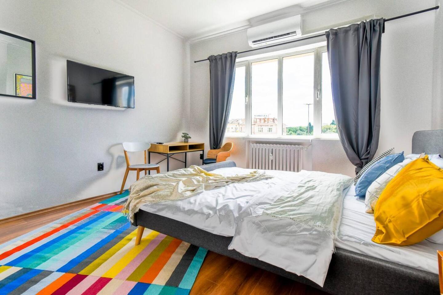 Super Fresh! 3Bdr Apartment In Sofia Center'S Artistic Area المظهر الخارجي الصورة