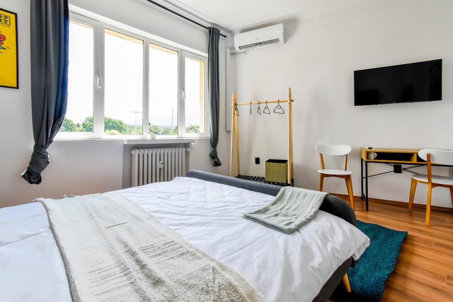 Super Fresh! 3Bdr Apartment In Sofia Center'S Artistic Area المظهر الخارجي الصورة